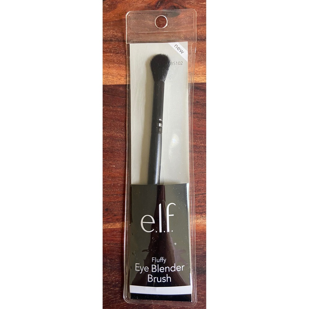 e.l.f. Fluffy Eye Blender Brush, Vegan Makeup Tool, Flawlessly Applies Eyeshadow